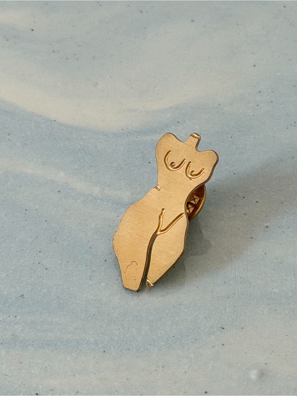 Gold Nude Women Carved Small Brooch/Pin
